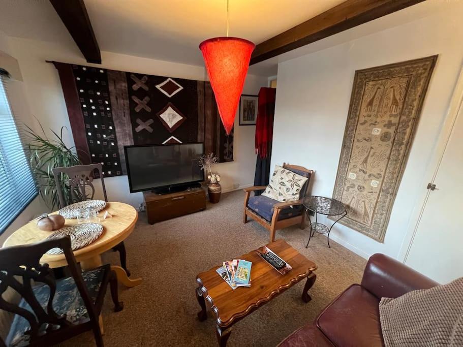 Cosy Private Accommodation In Corsham, Near Bath Exterior foto
